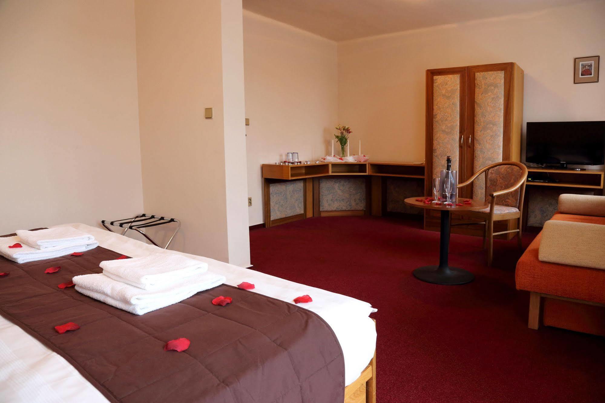 Resort Hotel Zvikov Zvíkovské Podhradí Екстериор снимка